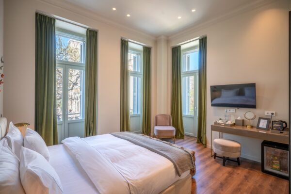 Grand Suite + Balcony — Nine Athens Hotel