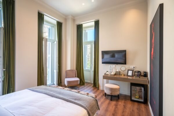 Grand Suite + Balcony — Nine Athens Hotel