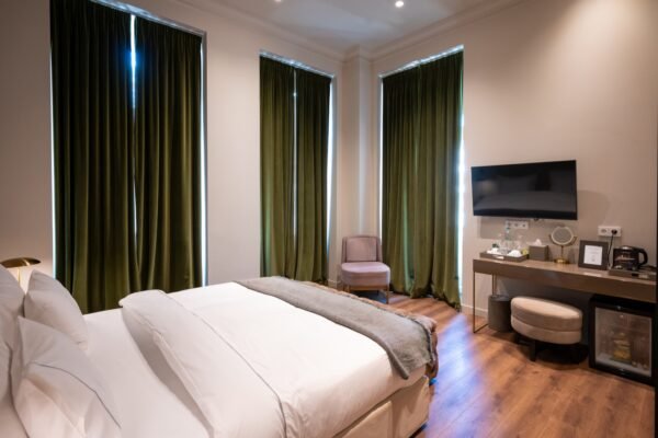 Grand Suite + Balcony — Nine Athens Hotel